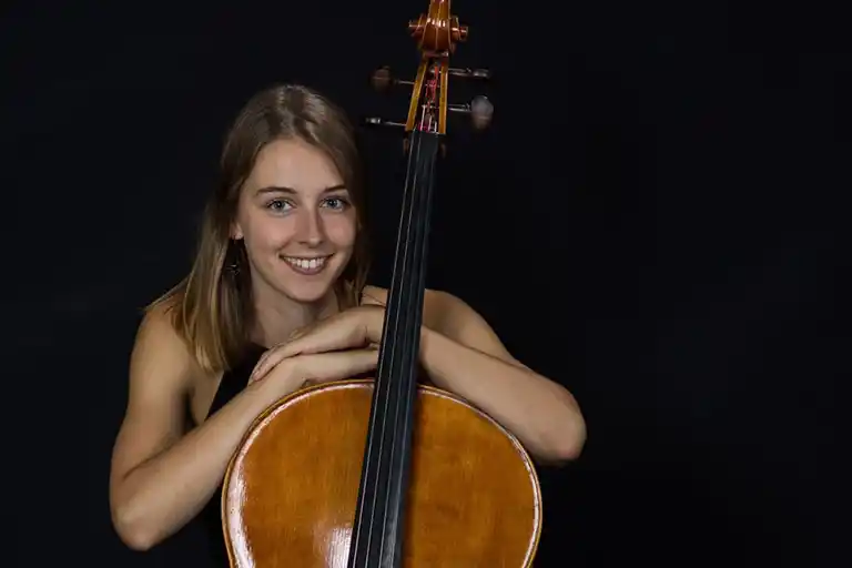 Wytske Holtrop, cello / © Donald van Hasselt.